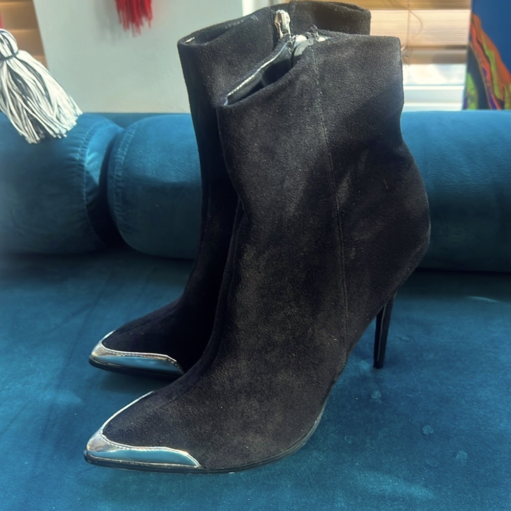 Boohoo western style booties size 41